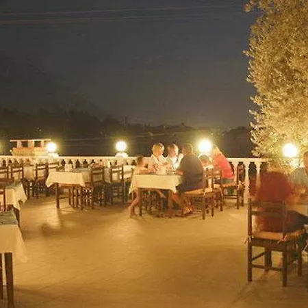 Hotel Celay 3*